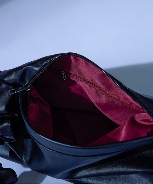 Ellno Loset(エルノロゼット)の「シャーリングBAG(ショルダーバッグ・メンズ・ブラック/シルバー・FREE)」の18枚目の写真