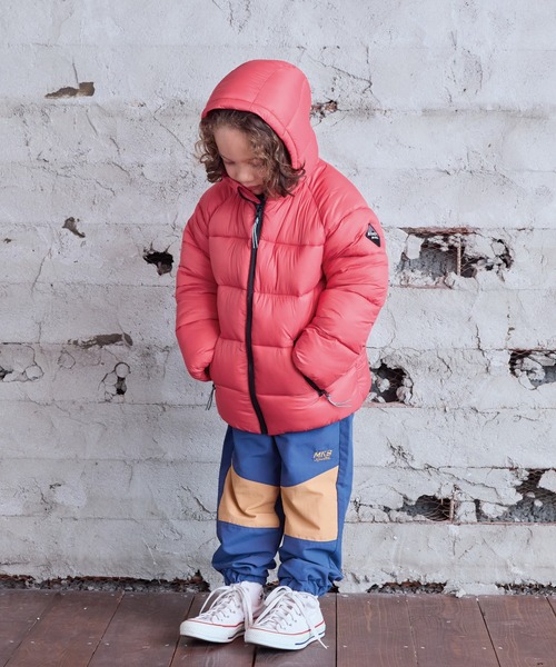 BIG FIELD(ビッグフィールド)の「アトラスマウンテンジャケット(ダウンジャケット/コート・キッズ・ブラック/カーキ/ブラウン/レッド/パープル/イエロー・80/90/95/100/110/120/130/140/150)」の16枚目の写真