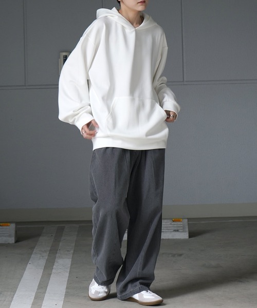 Confirm（コンファーム）の「ドレープとろみ ビッグシルエット ダンボールニット プルオーバーパーカー フーディー【Confirm】（パーカー・メンズ・ブラック/ホワイト/チャコールグレー/グレー/サックスブルー/ミント・M/L）」の7枚目の写真