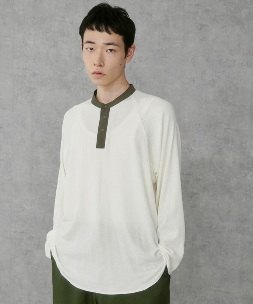 THE STANDARD(ザスタンダード)の「WEGO/ラグランヘンリーネックT(Tシャツ/カットソー・メンズ・オフホワイト/ブラック・MEDIUM/LARGE)」の6枚目の写真