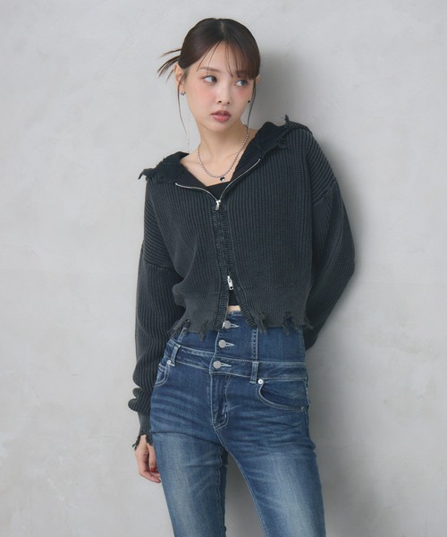 ENVYM（アンビー）の「ジップ ダメージ ニット ショート パーカー（カーディガン/ボレロ・レディース・ネイビー/ブラウン/ブラック・FREE）」の12枚目の写真