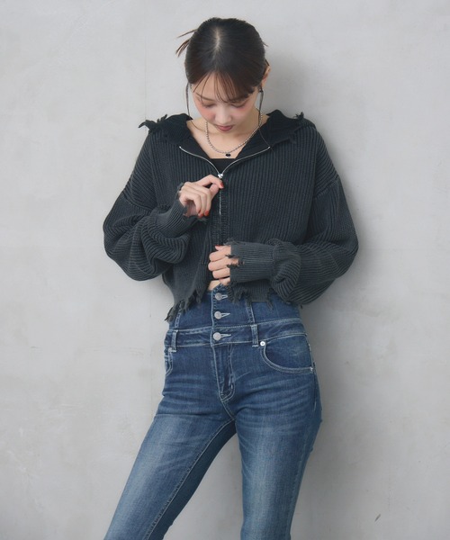 ENVYM（アンビー）の「ジップ ダメージ ニット ショート パーカー（カーディガン/ボレロ・レディース・ネイビー/ブラウン/ブラック・FREE）」の13枚目の写真