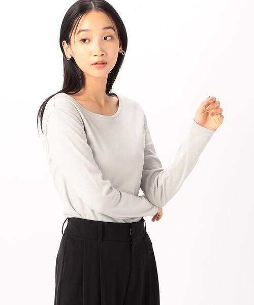 COMME CA ISM(コムサイズム)の「綿100% 吸湿発熱 あったか クルーネックTシャツ(Tシャツ/カットソー・レディース・ブラック/ホワイト/ライトグレー/チャコール・MEDIUM/LARGE)」の4枚目の写真