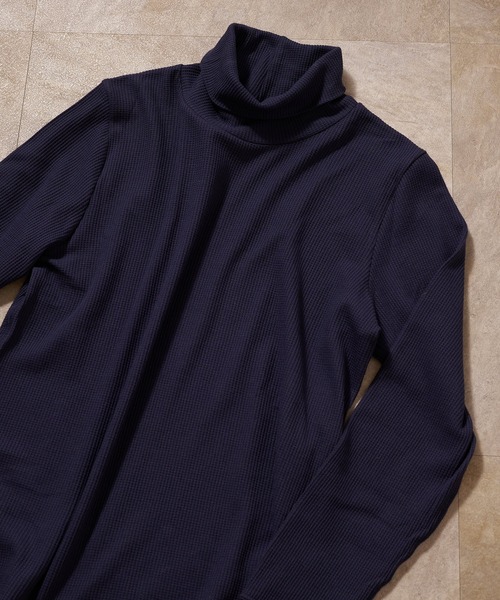 JUGLANS(ユグランス)の「【Hanes/ヘインズ】HW4-A504 TURTLENECK/タートルネック/ロングスリーブ/ワッフル/フリーサイズ/レディース(Tシャツ/カットソー・レディース・ネイビー/オフホワイト/グレー/ブラック・FREE)」の4枚目の写真