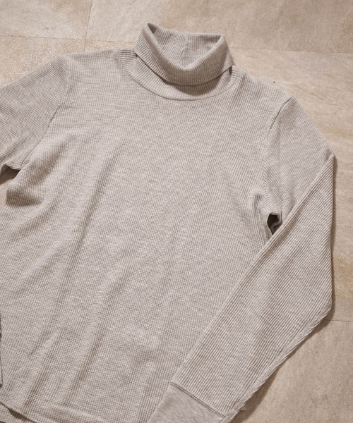JUGLANS(ユグランス)の「【Hanes/ヘインズ】HW4-A504 TURTLENECK/タートルネック/ロングスリーブ/ワッフル/フリーサイズ/レディース(Tシャツ/カットソー・レディース・ネイビー/オフホワイト/グレー/ブラック・FREE)」の3枚目の写真