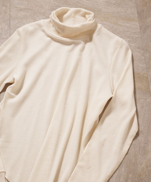 JUGLANS(ユグランス)の「【Hanes/ヘインズ】HW4-A504 TURTLENECK/タートルネック/ロングスリーブ/ワッフル/フリーサイズ/レディース(Tシャツ/カットソー・レディース・ネイビー/オフホワイト/グレー/ブラック・FREE)」の1枚目の写真