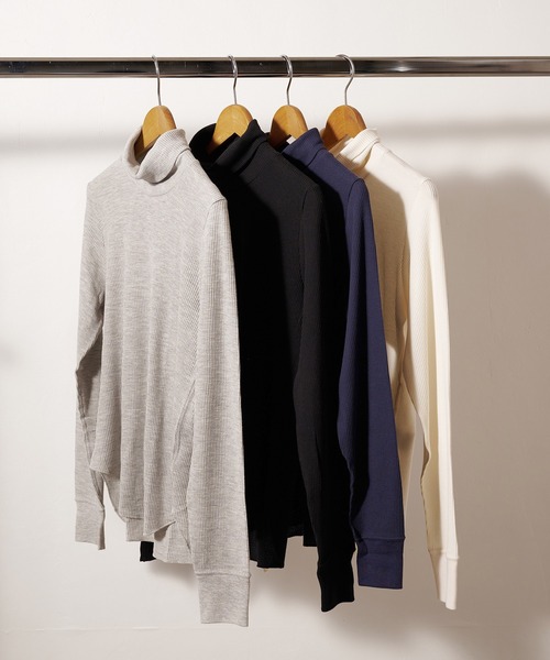 JUGLANS(ユグランス)の「【Hanes/ヘインズ】HW4-A504 TURTLENECK/タートルネック/ロングスリーブ/ワッフル/フリーサイズ/レディース(Tシャツ/カットソー・レディース・ネイビー/オフホワイト/グレー/ブラック・FREE)」の5枚目の写真