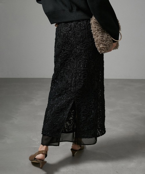 SALON adam et rope'（サロン アダム エ ロペ）の「【WEB限定】コードレースヘムシアーナロースカート（スカート・レディース・オフホワイト/ブラック・FREE）」の2枚目の写真