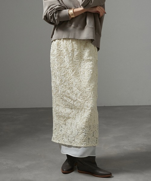 SALON adam et rope'（サロン アダム エ ロペ）の「【WEB限定】コードレースヘムシアーナロースカート（スカート・レディース・オフホワイト/ブラック・FREE）」の3枚目の写真