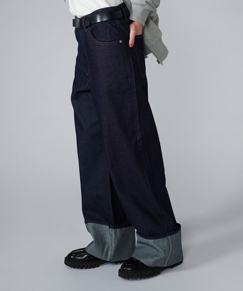 ONCILY(オンシェリー)の「EMBROIDERY ROLL-UP DENIM PANTS / デザイン刺繍ロールアップデニムパンツ(デニムパンツ・メンズ・ブラック/インディゴブルー・SMALL/MEDIUM/LARGE)」の4枚目の写真