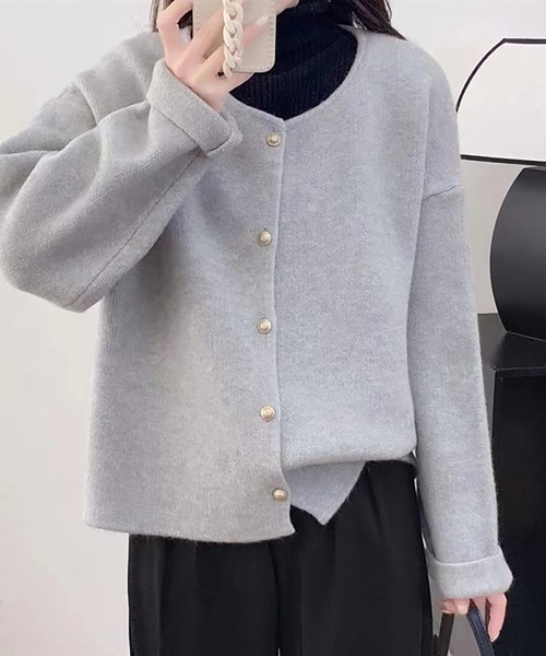 Girly Doll(ガーリードール)の「クルーネックニットカーディガン(カーディガン/ボレロ・レディース・ベージュ/ダークグレー/オフホワイト/レッド/ライトグレー・F)」の3枚目の写真