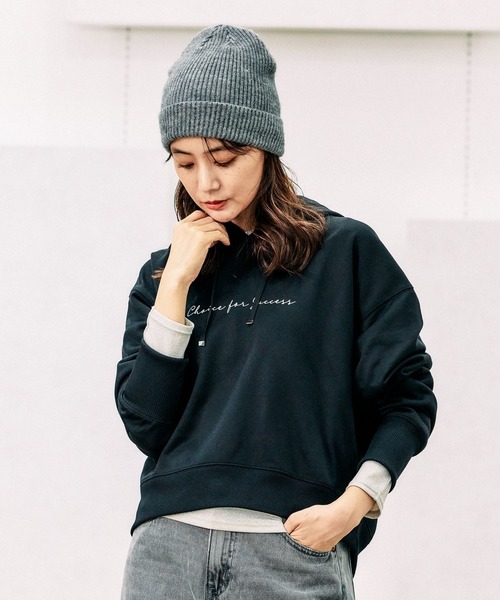 GLOBAL WORK（グローバルワーク）の「乾きやすいプリントクロップドパーカー/115481（パーカー・レディース・ブラック/ネイビー/アイボリー/杢グレー・LARGE/MEDIUM）」の17枚目の写真