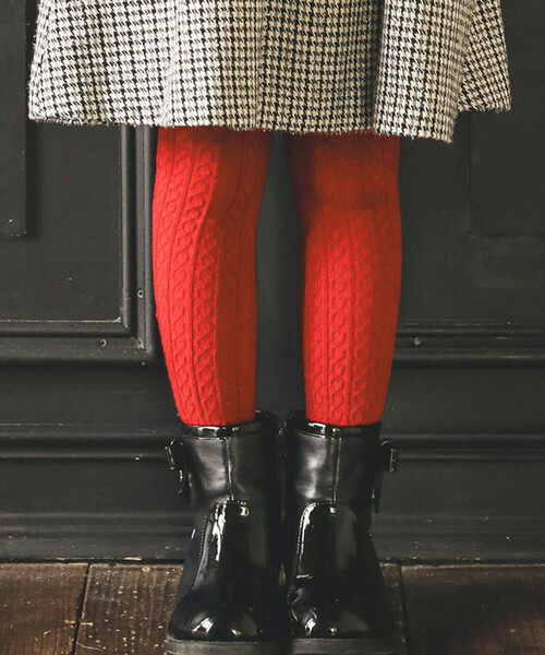 BeBe（ベベ）の「ケーブル編みリボン付きタイツ(80~140cm)（タイツ/ストッキング・キッズ・レッド/ブラック/オフホワイト・M/XS/S/L）」の3枚目の写真