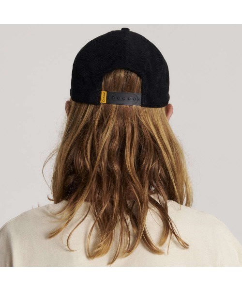 TCSS(ティーシーエスエス)の「CAP/Critical Slide(クリティカルスライド)TCSSコーデュロイ素材刺繍グラフィックキャップ(キャップ・メンズ・ブラック・FREE)」の5枚目の写真