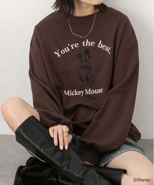 Disney(ディズニー)の「【Mickey Mouse】裏毛ビッグプルオーバー(スウェット・レディース・オートミール/チャコール/ブラウン・FREE)」の3枚目の写真