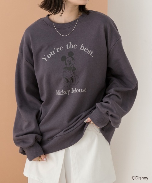 Disney(ディズニー)の「【Mickey Mouse】裏毛ビッグプルオーバー(スウェット・レディース・オートミール/チャコール/ブラウン・FREE)」の2枚目の写真