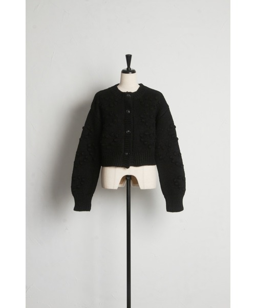 &. NOSTALGIA（アンドドットノスタルジア）の「【ZOZO限定】ハート型ポコポコ編みショートカーディガン（カーディガン/ボレロ・レディース・ブラック/アイボリー/グレー/レッド・M）」の6枚目の写真