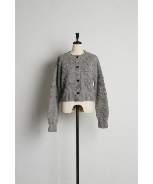 &. NOSTALGIA（アンドドットノスタルジア）の「【ZOZO限定】ハート型ポコポコ編みショートカーディガン（カーディガン/ボレロ・レディース・ブラック/アイボリー/グレー/レッド・M）」の7枚目の写真