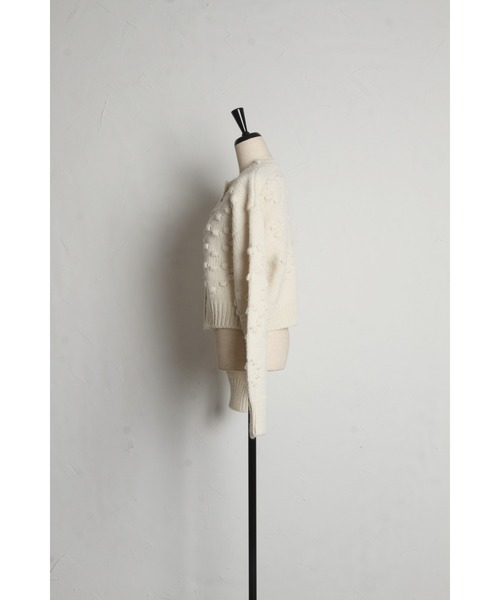 &. NOSTALGIA（アンドドットノスタルジア）の「【ZOZO限定】ハート型ポコポコ編みショートカーディガン（カーディガン/ボレロ・レディース・ブラック/アイボリー/グレー/レッド・M）」の9枚目の写真