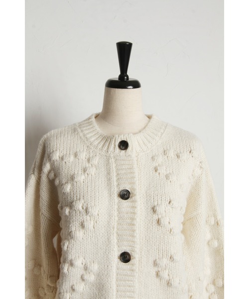 &. NOSTALGIA（アンドドットノスタルジア）の「【ZOZO限定】ハート型ポコポコ編みショートカーディガン（カーディガン/ボレロ・レディース・ブラック/アイボリー/グレー/レッド・M）」の11枚目の写真