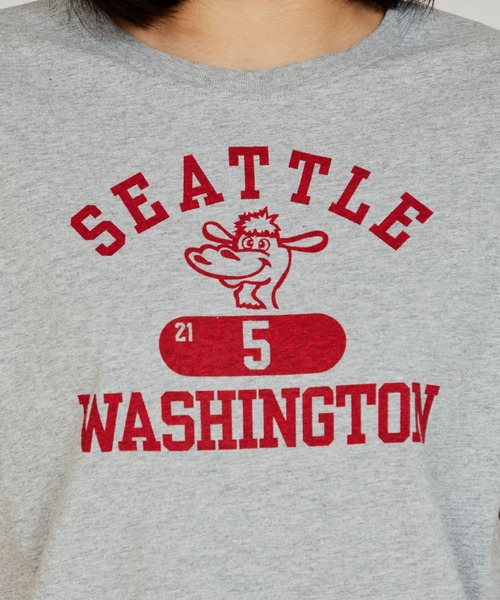 Champion(チャンピオン)の「【Champion/チャンピオン】レディース ベーシック ショートスリーブTシャツ(ワンピース・レディース・ペールイエロー/ホワイト/グレー/ネイビー・MEDIUM/LARGE)」の9枚目の写真