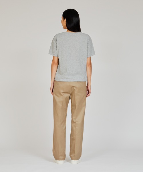 Champion(チャンピオン)の「【Champion/チャンピオン】レディース ベーシック ショートスリーブTシャツ(ワンピース・レディース・ペールイエロー/ホワイト/グレー/ネイビー・MEDIUM/LARGE)」の15枚目の写真