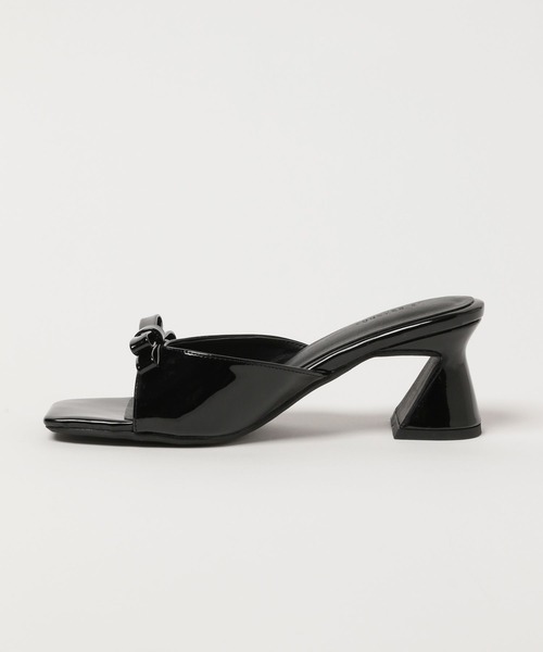 FOREVER 21（フォーエバー トゥエンティーワン）の「【2025SS】エナメルリボンサンダル（サンダル・レディース・ブラック/ブルー/イエロー・MEDIUM/LARGE）」の5枚目の写真