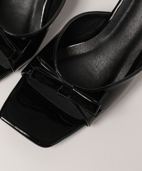 FOREVER 21（フォーエバー トゥエンティーワン）の「【2025SS】エナメルリボンサンダル（サンダル・レディース・ブラック/ブルー/イエロー・MEDIUM/LARGE）」の11枚目の写真