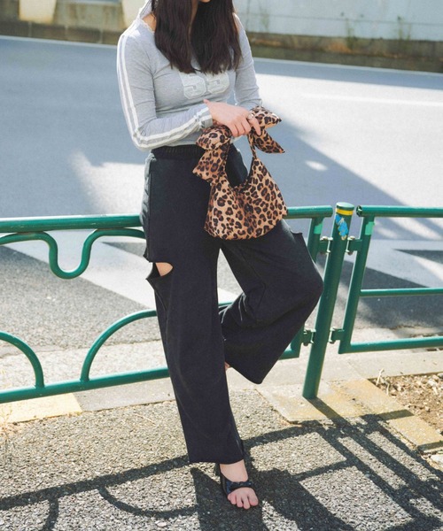 FOREVER 21（フォーエバー トゥエンティーワン）の「【2025SS】エナメルリボンサンダル（サンダル・レディース・ブラック/ブルー/イエロー・MEDIUM/LARGE）」の22枚目の写真