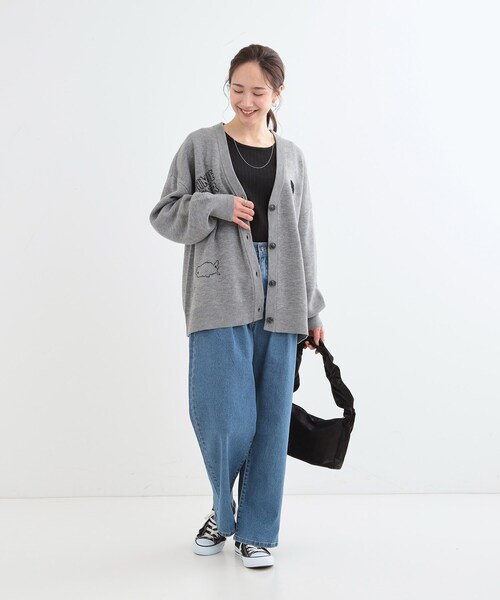Cutie Blonde（キューティーブロンド）の「【S-LL/体型カバー】刺繍アソート Vネック ゆるニットカーディガン（カーディガン/ボレロ・レディース・グレー系/ネイビー系1・04/03/02/01）」の16枚目の写真