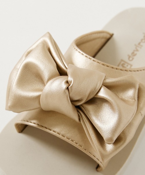 devirock（デビロック）の「ふわもちボリュームソール リボンサンダル（サンダル・キッズ・ブラック/シルバー/ゴールド・17.0cm/18.0cm/19.0cm/20.0cm/21.0cm/22.0cm/23.0cm/24.0cm）」の6枚目の写真