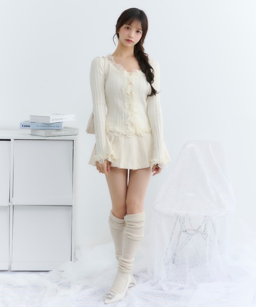 Drawer - 美品　Cen. トップス　カットソー　フリル　ホワイト　白　人気　完売 セール】フリルリブトップス（Tシャツ/カットソー）｜TITTY&CO