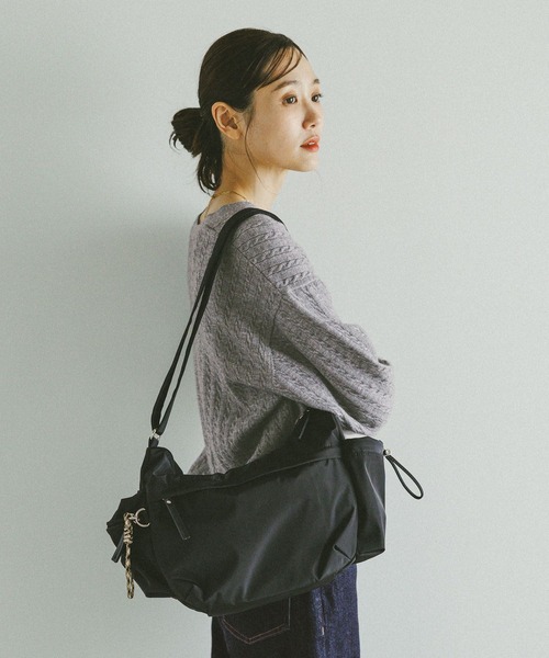 GLOBAL WORK（グローバルワーク）の「撥水軽量7ポケットミニショルダー/308502（ショルダーバッグ・レディース・グレー/ブラック/アイボリー・FREE）」の5枚目の写真