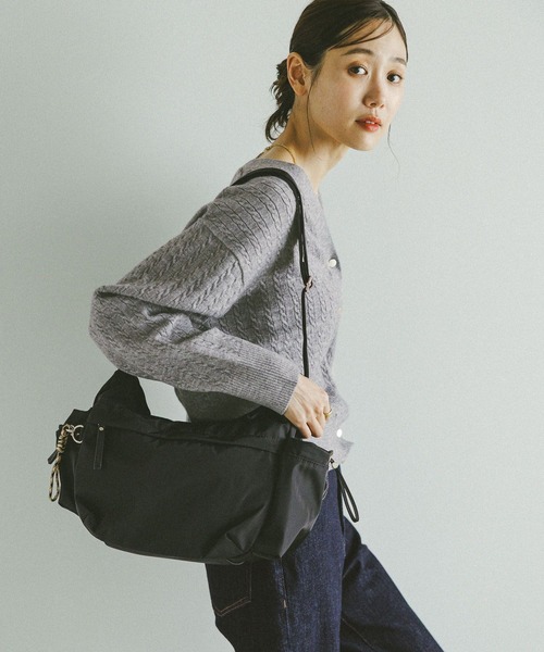 GLOBAL WORK（グローバルワーク）の「撥水軽量7ポケットミニショルダー/308502（ショルダーバッグ・レディース・グレー/ブラック/アイボリー・FREE）」の4枚目の写真