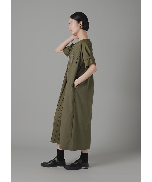 ZUCCa(ズッカ)の「ドッキングスムース / ワンピース / S(ワンピース・レディース・カーキ/ブラック・M size)」の4枚目の写真