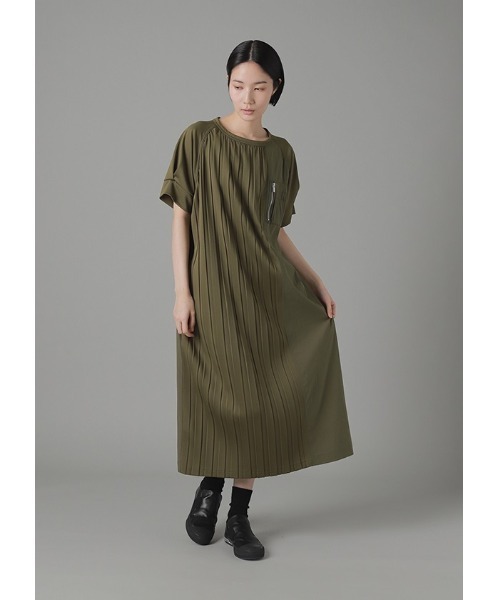 ZUCCa(ズッカ)の「ドッキングスムース / ワンピース / S(ワンピース・レディース・カーキ/ブラック・M size)」の6枚目の写真