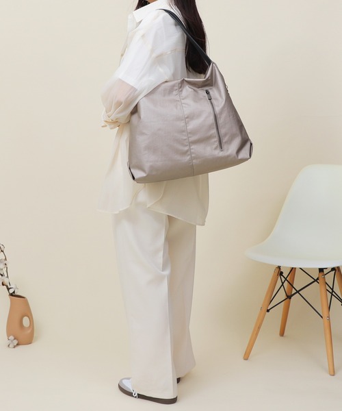 Bermosa(ベルモサ)の「【軽量】 A4サイズ収納可 スクエアトートバッグ ユニセックス(トートバッグ・レディース・ゴールド/ブラック/ガンメタ・FREE)」の11枚目の写真