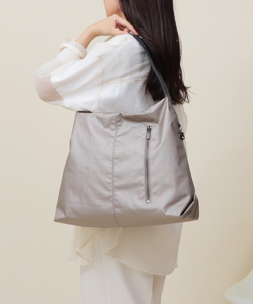 Bermosa(ベルモサ)の「【軽量】 A4サイズ収納可 スクエアトートバッグ ユニセックス(トートバッグ・レディース・ゴールド/ブラック/ガンメタ・FREE)」の8枚目の写真