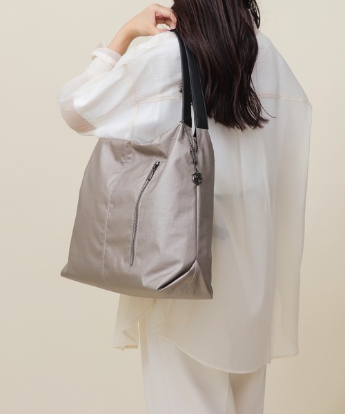 Bermosa(ベルモサ)の「【軽量】 A4サイズ収納可 スクエアトートバッグ ユニセックス(トートバッグ・レディース・ゴールド/ブラック/ガンメタ・FREE)」の9枚目の写真