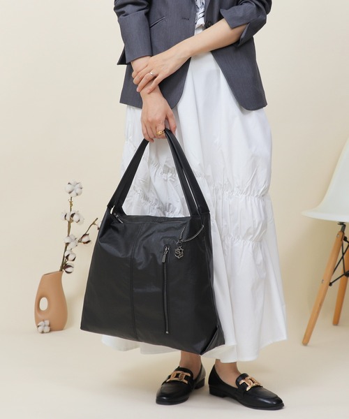 Bermosa(ベルモサ)の「【軽量】 A4サイズ収納可 スクエアトートバッグ ユニセックス(トートバッグ・レディース・ゴールド/ブラック/ガンメタ・FREE)」の20枚目の写真