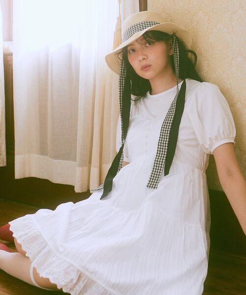 earth music&ecology（アースミュージックアンドエコロジー）の「コットンティアードキャミワンピース（ワンピース・レディース・オフホワイト/サックスブルー/ブラック・FREE）」の2枚目の写真