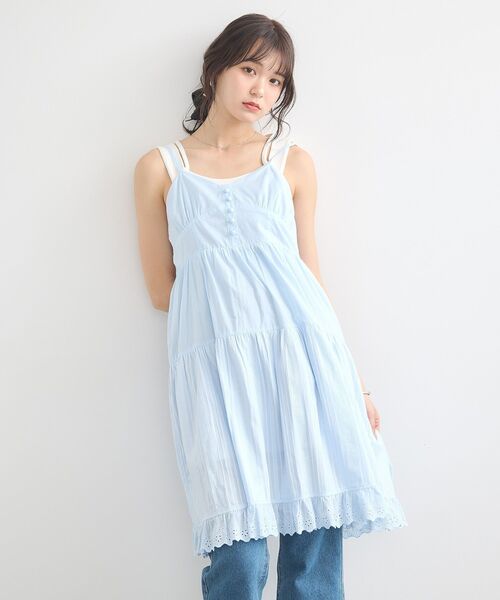 earth music&ecology（アースミュージックアンドエコロジー）の「コットンティアードキャミワンピース（ワンピース・レディース・オフホワイト/サックスブルー/ブラック・FREE）」の3枚目の写真