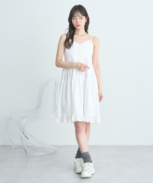 earth music&ecology（アースミュージックアンドエコロジー）の「コットンティアードキャミワンピース（ワンピース・レディース・オフホワイト/サックスブルー/ブラック・FREE）」の4枚目の写真