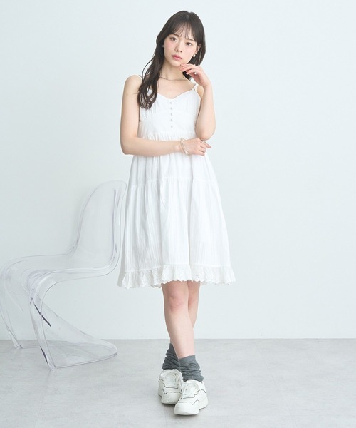 earth music&ecology（アースミュージックアンドエコロジー）の「コットンティアードキャミワンピース（ワンピース・レディース・オフホワイト/サックスブルー/ブラック・FREE）」の5枚目の写真