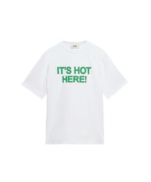 MSGM（エムエスジーエム）の「MSGM FANTASTIC GREEN オーガニックコットンTシャツ「IT'S HOT HERE!」（Tシャツ/カットソー）」