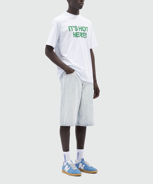 MSGM(エムエスジーエム)の「MSGM FANTASTIC GREEN オーガニックコットンTシャツ「IT'S HOT HERE!」(Tシャツ/カットソー・メンズ・ホワイト・S/M)」の4枚目の写真