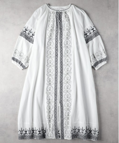 Right-on(ライトオン)の「【HONEYSUCKLE ROSE】刺繍ワンピース(シャツワンピース・レディース・ネイビー/ブラック/ホワイト・M/L)」の8枚目の写真