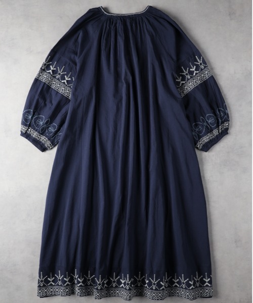 Right-on(ライトオン)の「【HONEYSUCKLE ROSE】刺繍ワンピース(シャツワンピース・レディース・ネイビー/ブラック/ホワイト・M/L)」の11枚目の写真