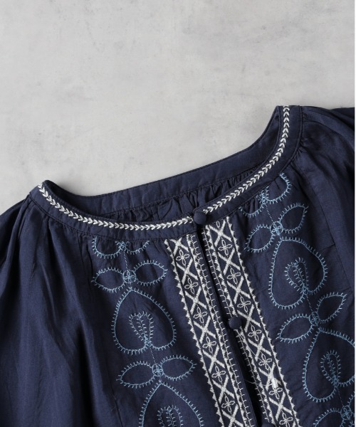 Right-on(ライトオン)の「【HONEYSUCKLE ROSE】刺繍ワンピース(シャツワンピース・レディース・ネイビー/ブラック/ホワイト・M/L)」の12枚目の写真