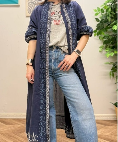 Right-on(ライトオン)の「【HONEYSUCKLE ROSE】刺繍ワンピース(シャツワンピース・レディース・ネイビー/ブラック/ホワイト・M/L)」の22枚目の写真